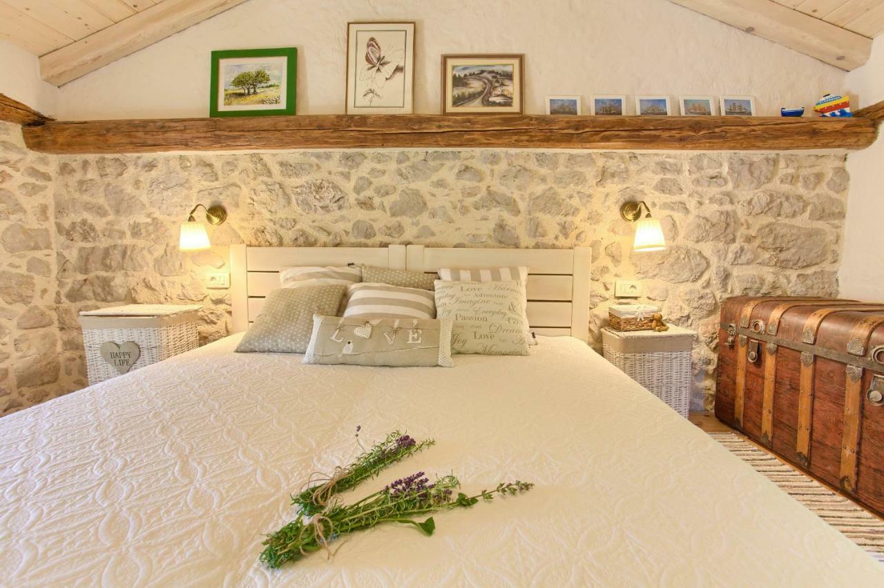 White Cottage Heritage House Cizici Exterior foto