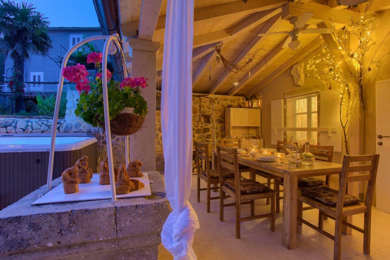 White Cottage Heritage House Cizici Exterior foto