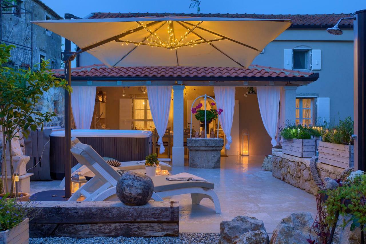 White Cottage Heritage House Cizici Exterior foto